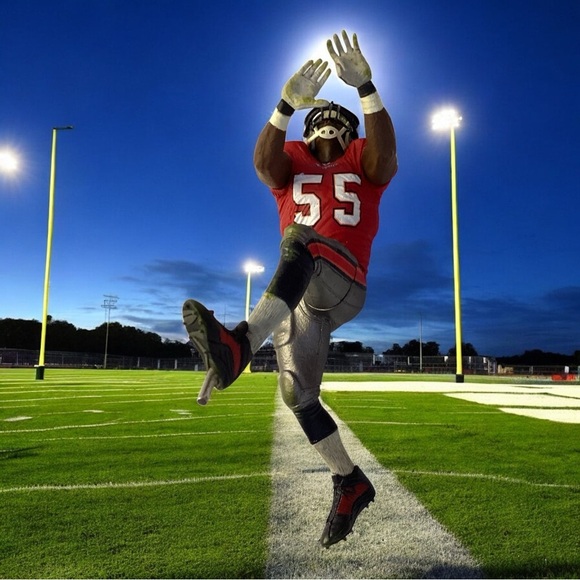 Tampa Bay Buccaneers Derrick Brooks Figurine #55 NFL Player - Picture 6 of 6